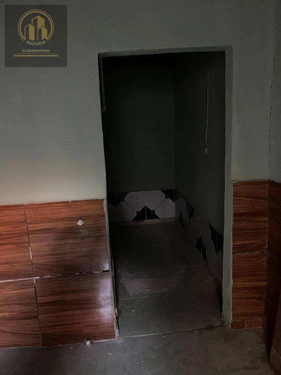  - Vigário Geral - Próx. Praça Irineu Machado, 3 Kitinetes 3 Kitinetes juntas